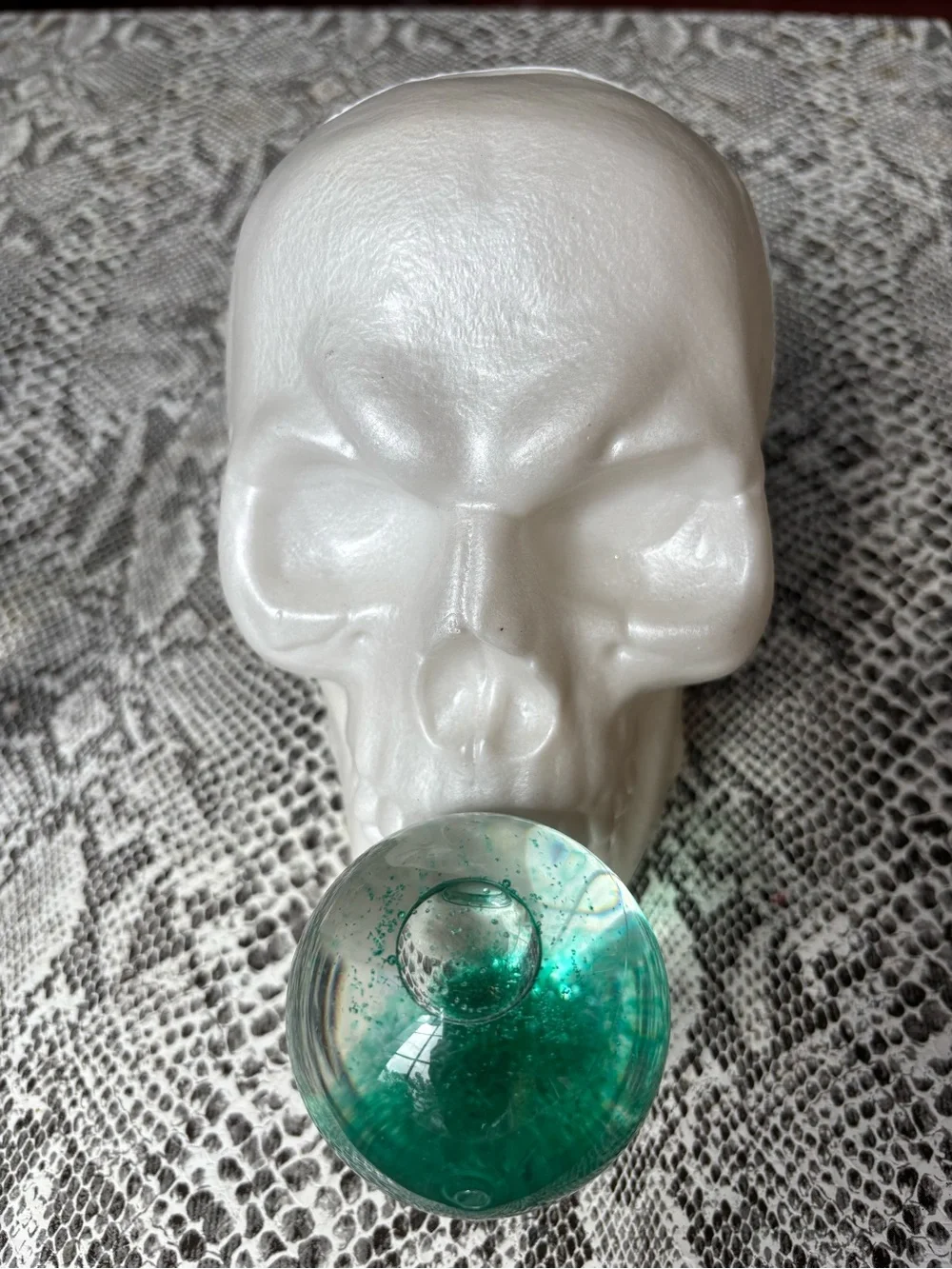 1 - Skull Blowing Blue Glitter Bubble , NEW, Halloween collectible decor
